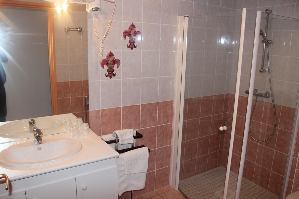 Hotel Le Champ Des Lys Amancey Zewnętrze zdjęcie