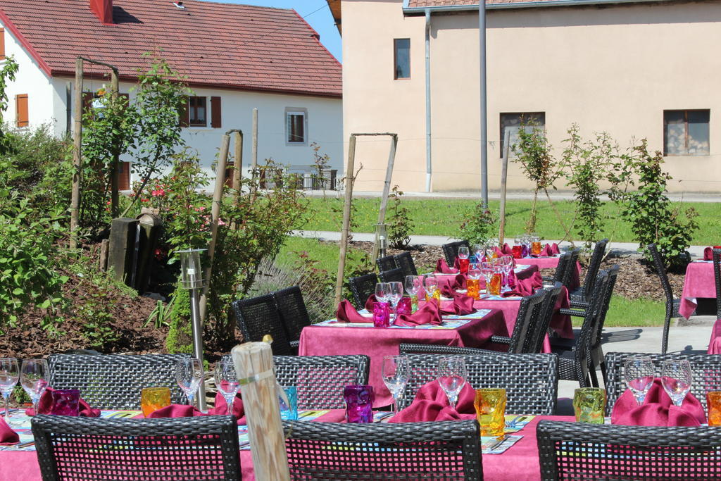 Hotel Le Champ Des Lys Amancey Zewnętrze zdjęcie