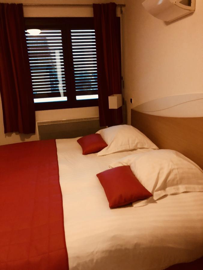 Hotel Le Champ Des Lys Amancey Zewnętrze zdjęcie